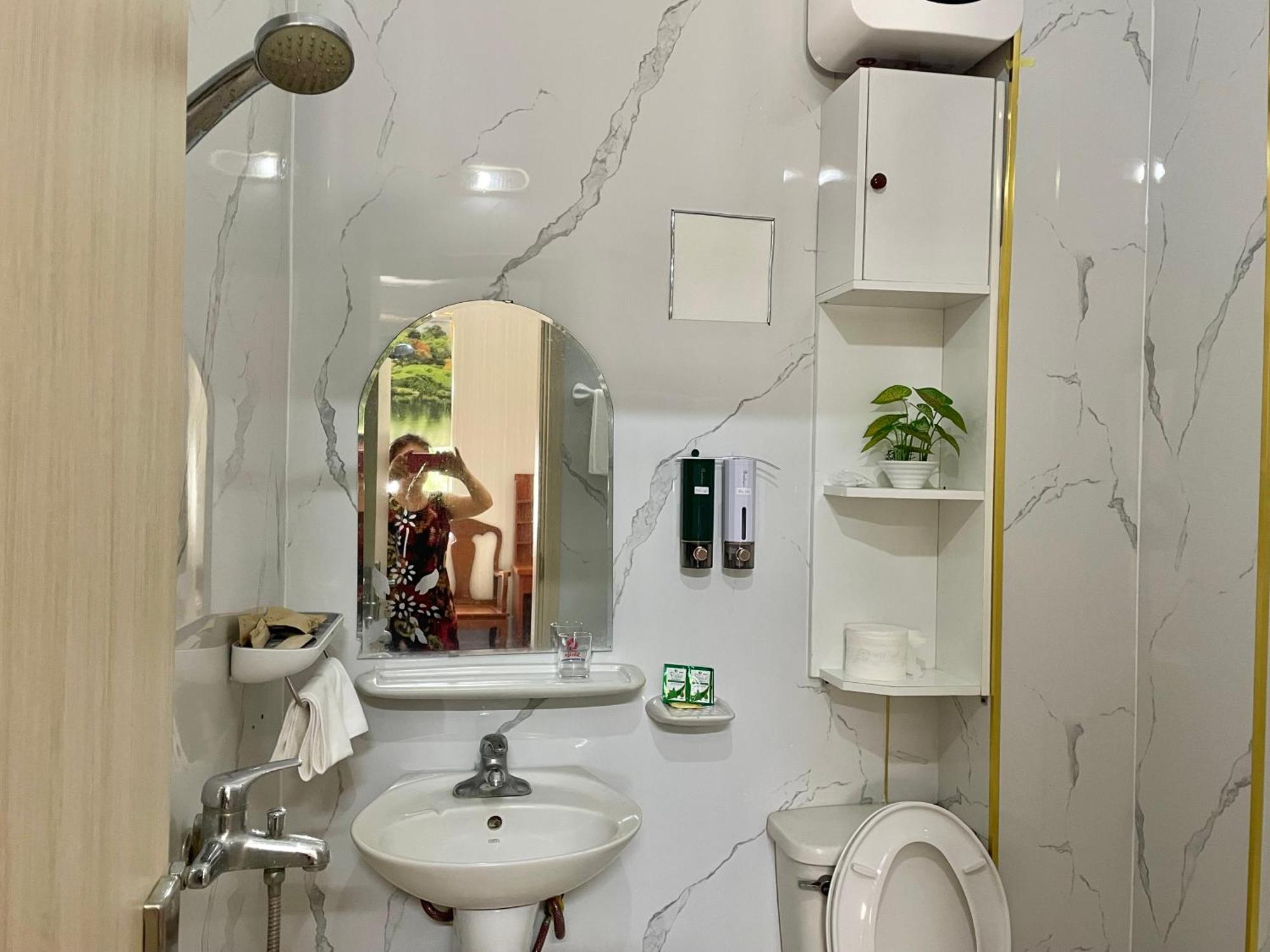 Bach Dai Dung Hotel Ha Tinh Bagian luar foto