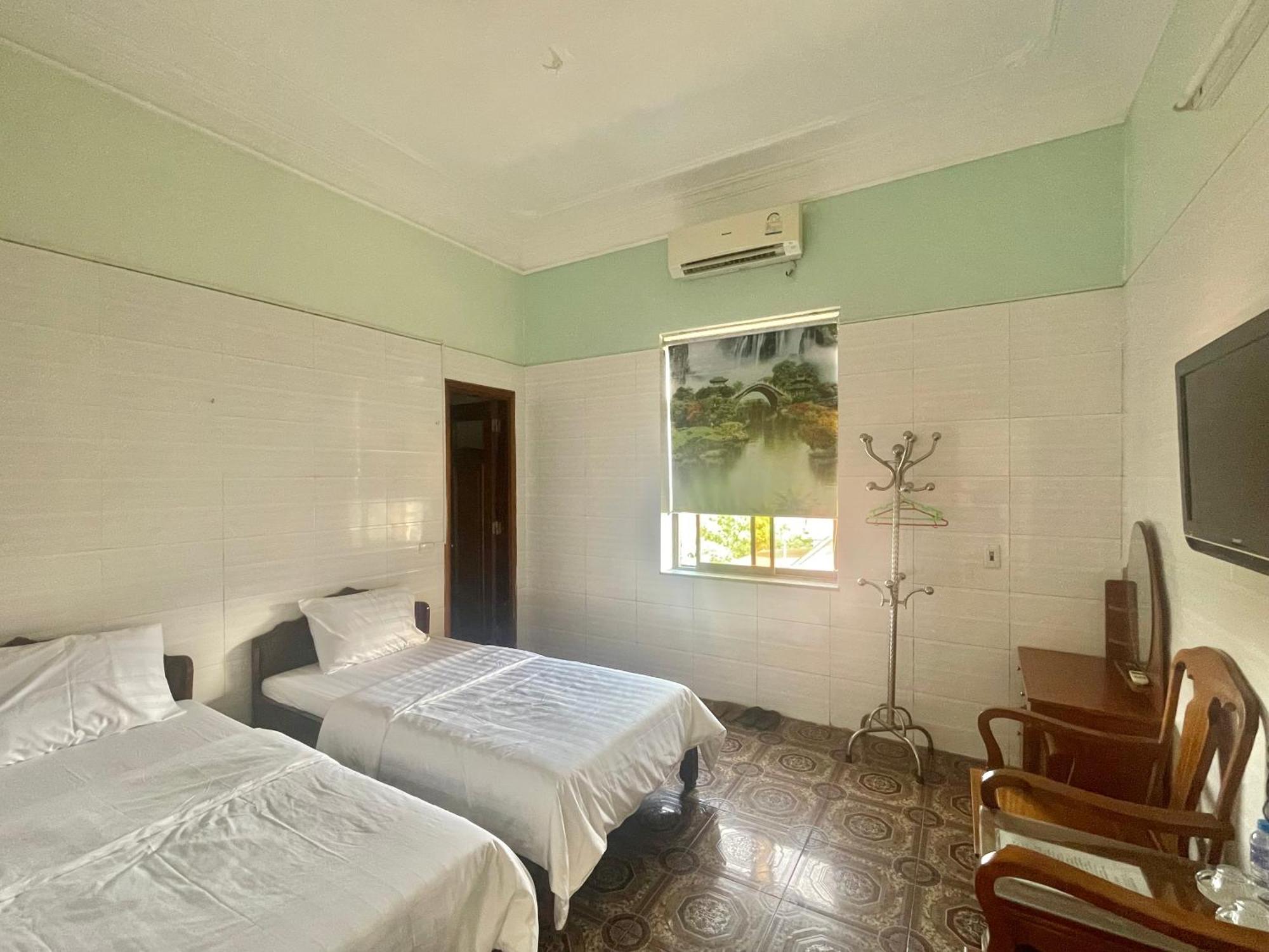 Bach Dai Dung Hotel Ha Tinh Bagian luar foto