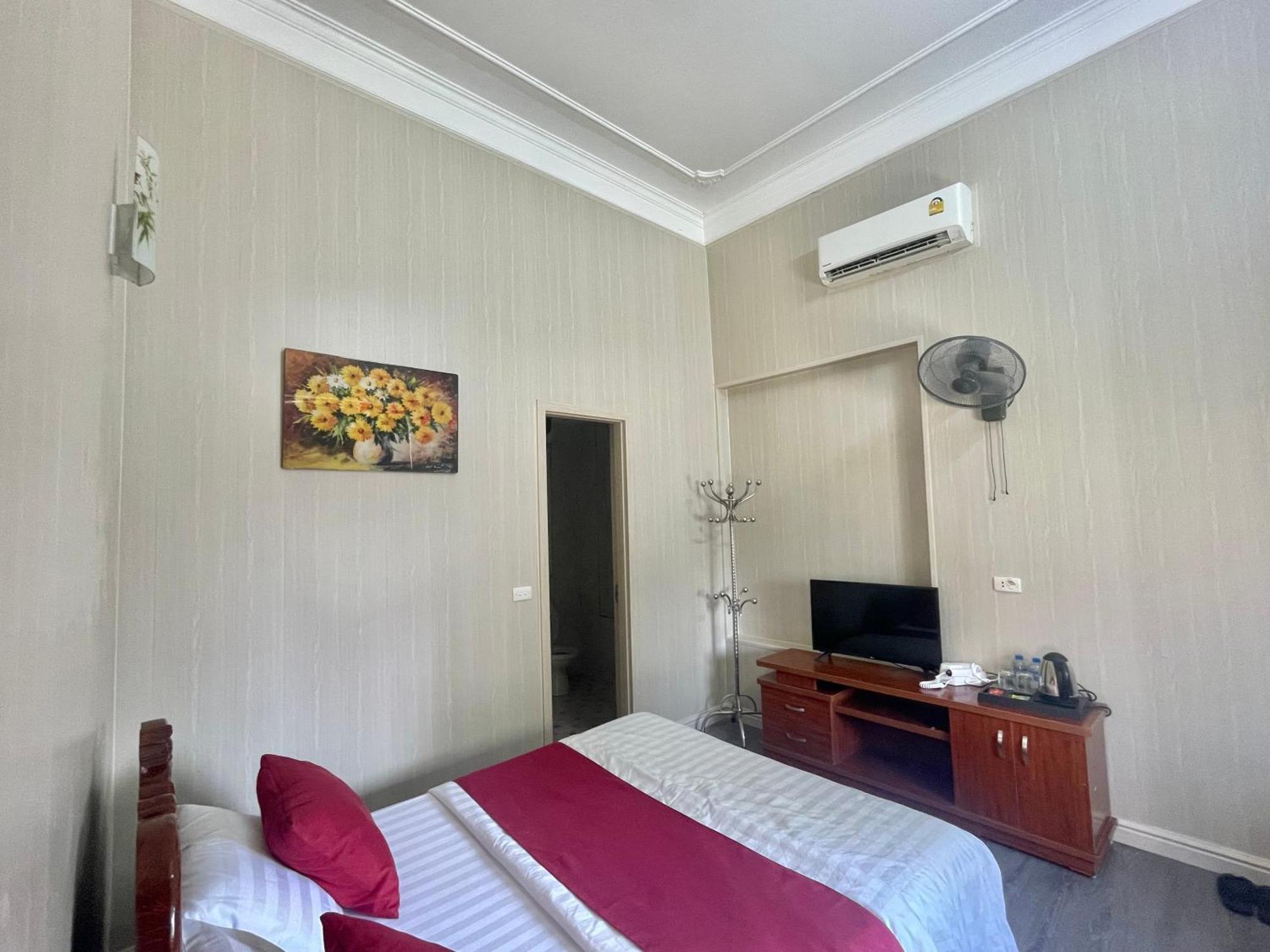 Bach Dai Dung Hotel Ha Tinh Bagian luar foto